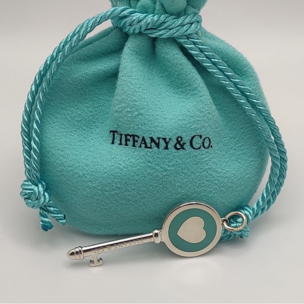 ⭐️🩵 Tiffany & Co. 🩵 ⭐️ Blue enamel key in Sterling silver